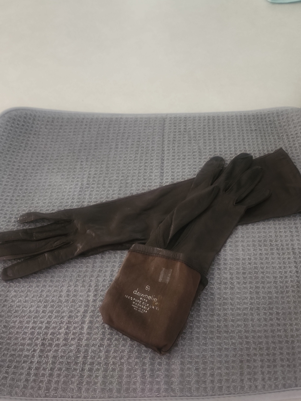 VEUC Vintage Opera Length Very Soft Silk Lined Brown Leather Dress Gloves
